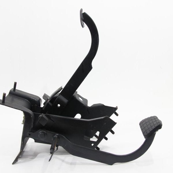 PEDAL FREIO EMBREAGEM COM SUPORTE D-20 93/98 USADO (124)